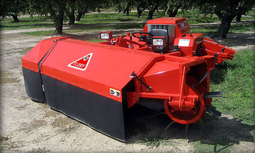 Самоходная подметальная машина - 56 Series - Flory Industries - для орехов / валкоукладчик