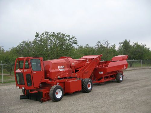Уборочная машина для грецкого ореха - 8600 - Flory Industries - для миндаля / самоходная
