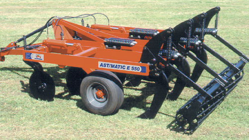 Плуг с отвалом - AST/MATIC E 550 - TATU-Marchesan - навесной / 5 корпусов / 7 корпусов