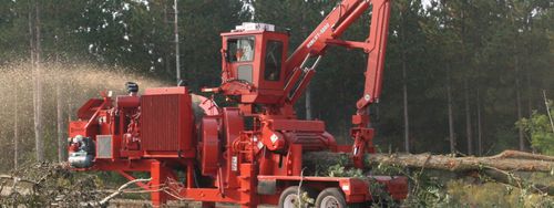 Измельчитель веток на грузовике - 30 RXL,NCL  - Morbark, Inc. - с двигателем внутреннего сгорания / с подъемным краном / с гидравлическим приводом