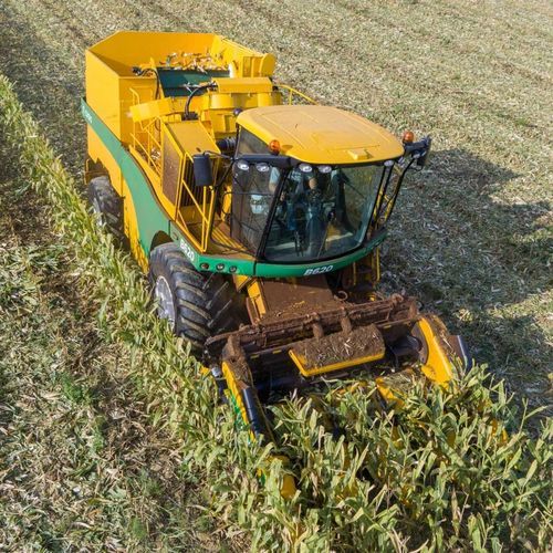 Уборочная машина для кукурузы - B620 - Oxbo International Corporation - самоходная
