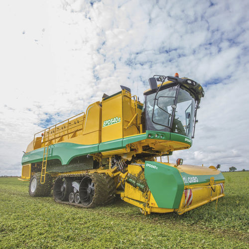 Уборочная машина для гороха - EPD540E - Oxbo International Corporation - самоходная / гусеничная