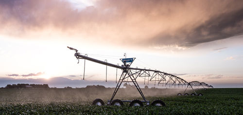 Центральное круговая дождевальная машина - 8000 series - Valley Irrigation - буксировочное / на колесах / на лыжах