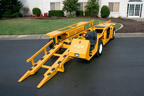 Самоходный автопогрузчик для сбора урожая - W8-E - Coe Orchard Equipment, Inc.