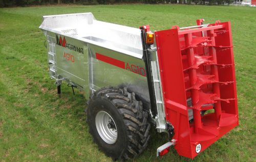 Прицепной разбрасыватель навоза - AG series - Agrimat - с вертикальными щетками / одноосный