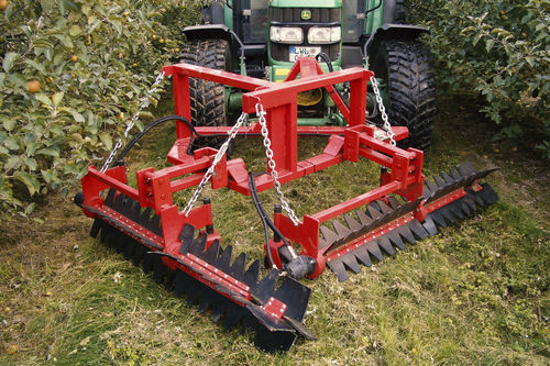 Подметальная машина для установки на трактор - FEUCHT Obsttechnik GmbH - для фруктов / переднего монтажа