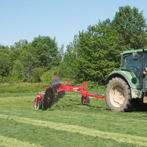 Солнечный валкообразователь - T-4GW  - Tonutti / Wolagri - с центральной выгрузкой / с несколькими роторами