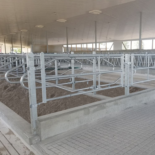 Барьер для домашнего скота - 1494,1493 series - Canarm AgSystems - для стойла / для коров / из металла
