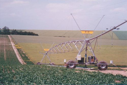 Ирригационная рампа кормление с помощью труб - ONE SPAN - 2IE INTERNATIONAL - 2-колесная / с наведением на борозду