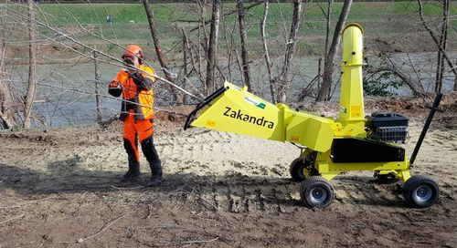 Буксируемый измельчитель веток - Zakandra - AGRINOVA Srl - навесной / самоходный / с бензиновым двигателем