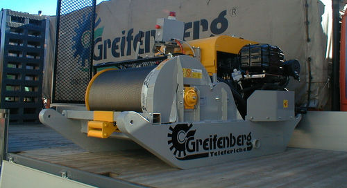 Установленная лесохозяйственная лебедка на тракторе - Vfe 1400 Eco	 - GREIFENBERG TELEFERICHE Sas