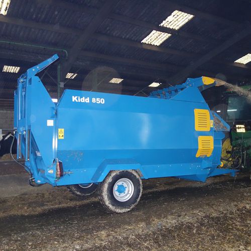 Прицепной выдуватель соломы - 450 - KIDD FARM MACHINERY LTD - для соломы / для кормов / для рулонных кип