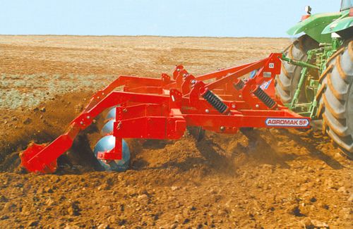Навесной культиватор - AGROMAK 5F series - MAQUINARIA AGRICOLA SEGUES, SL - сцепка на три точки / с полевым катком / складной