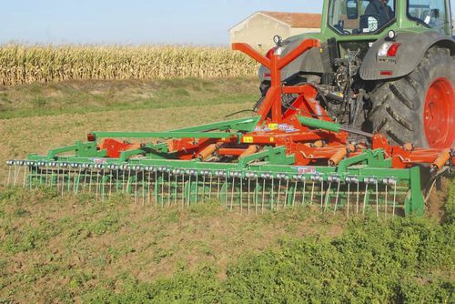 Навесной культиватор - CHM series - MAQUINARIA AGRICOLA SEGUES, SL - сцепка на три точки / с полевым катком / складной