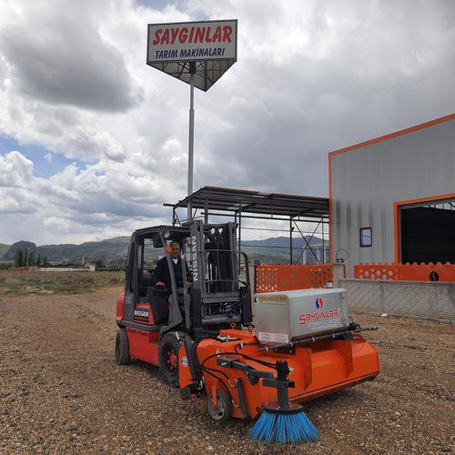 Подметальная машина для установки на вилочном погрузчике - FULL - Sayginlar Agriculture Machinery Ltd. - для дорог / переднего монтажа / валкоукладчик