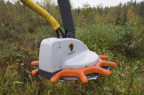 Навесная гидравлическая бензокоса - UW40 - Usewood Forest Tec Oy - с вращающейся пластиной / для лесозаготовительных работ