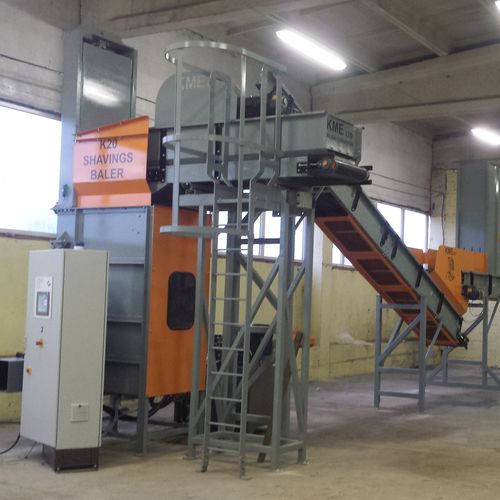 Прямоугольный пресс-подборщик - KME - Ken Mills Engineering Ltd. - с фиксированной камерой / большого размера