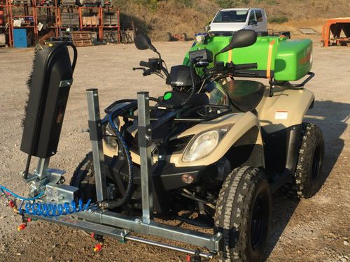 Опрыскиватель для лесоводства - Corbins Agricultural Technology - установленный на квадроцикле