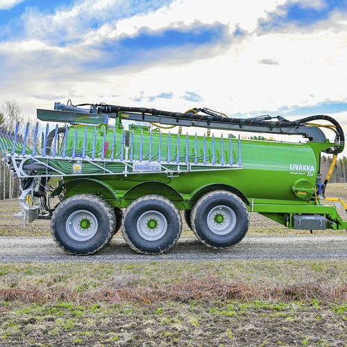 Двухосная цистерна для внесения навозной жижи - Livakka Pro series - Pel Tuote Oy - трехосная / прицепная