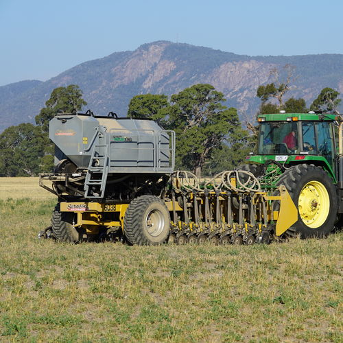 Пневматическая линейная сеялка - Pasture King - serafinmachinery - дисковая / для установки на трактор / прицепная