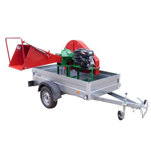 Буксируемый измельчитель веток - PIRANA 14HP ON THE CHASSIS - Bystroň - Integrace s.r.o. - на бензине
