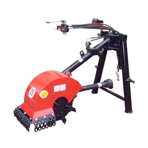 Установленный измельчитель пней - STUMP CUTTER - Bystroň - Integrace s.r.o. - с приводным валом