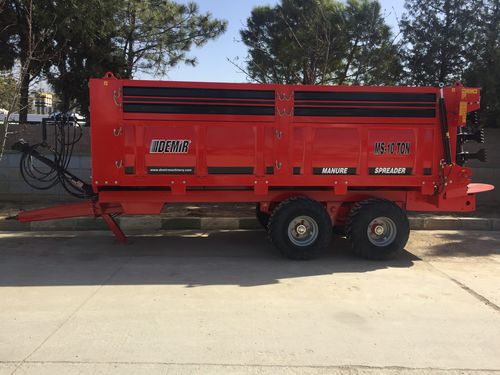 Прицепной разбрасыватель навоза - DEMIR PACKING AND AGRICULTURAL MACHINERY - с вертикальными щетками / одноосный / двухосный
