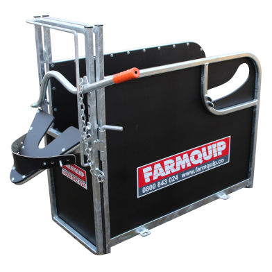 Станок для фиксации КРС для телят - Calf Dehorning Bail - farmquip - для удаления рогов