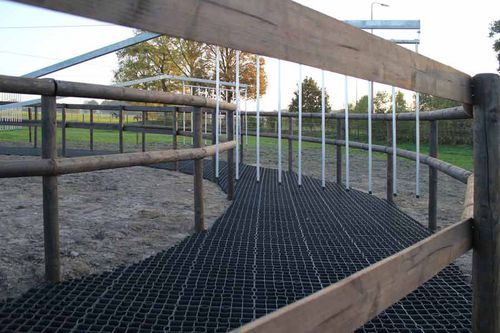 Круглая водилка для лошадей - Sweden Fence - Molenkoning BV - с заграждением