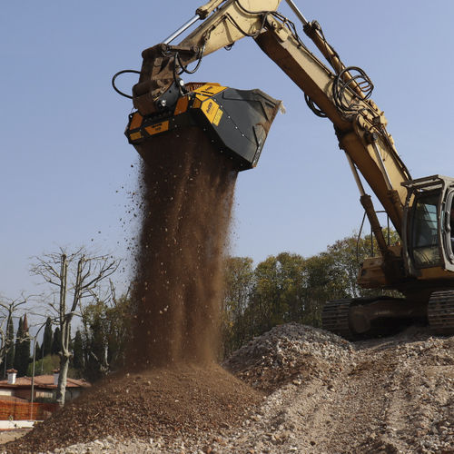 Ковш для грунта - MB-HDS523 - MB Crusher - просеивающий / для экскавации / для литейного производства
