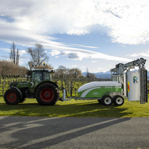 Прицепной опрыскиватель - R-Series Recycling Vineyard Sprayer - FMR Group - для виноградства / гидравлический / со складывающейся ручкой