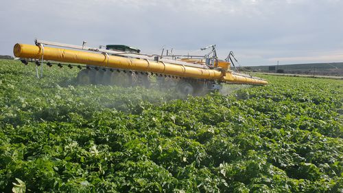 Гидравлическая рампа для распыления - 2000L Trailed Sleeve Boom Sprayer - Rovic Leers - прицепная