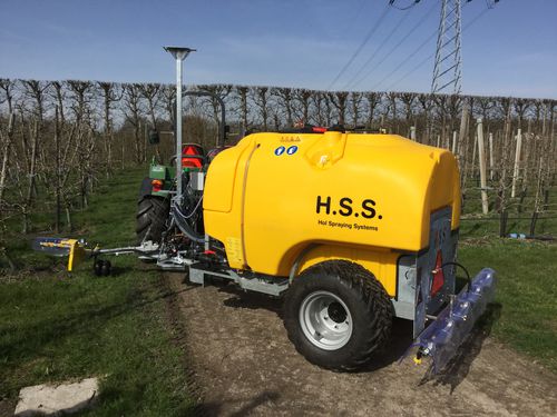 Распылитель сцепка на три точки - Weedy CC - Hol Spraying systems ( HSS ) - для фруктового сада / с мембранным насосом