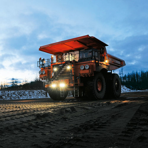 Грузовик с кузовом - EH3500AC-3 - Hitachi Construction Machinery (Europe) - двухосный