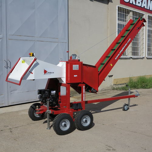Дровокол с бензиновым двигателем - SMV70 D2,6 - URBAN KOVO s.r.o. - горизонтальный / с колесами / машина