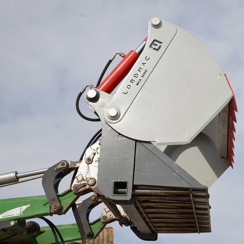 Погрузчик-раздатчик силоса для питания - Lordmac Agriculturel Equipment - навесной