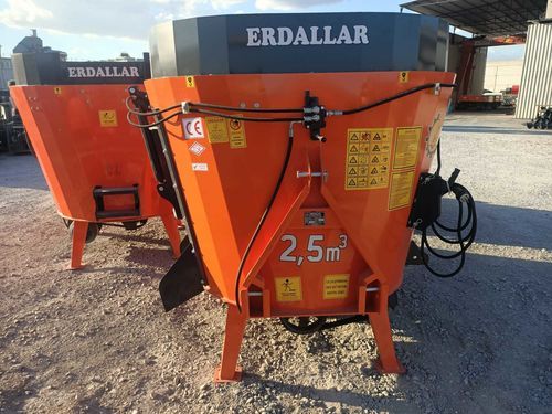Вертикальный винтовой смеситель - MAK-S2,5-11 - ERDALLAR AGRICULTURAL MACHINERY - стационарный / для установки на трактор / с боковой разгрузкой