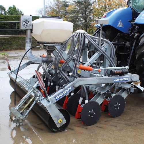 Линейная сеялка с бункером - Agriseeder™ E Series - ERTH ENGINEERING Ltd. - сошниковая / для покровной культуры / для травы