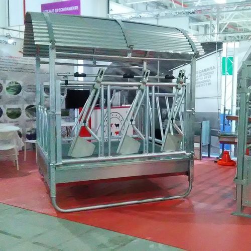 Стойка для внешнего пространства - EXTA3512000 - AHI - FARM CAMARA - для крупного рогатого скота / из металла / мультидоступ