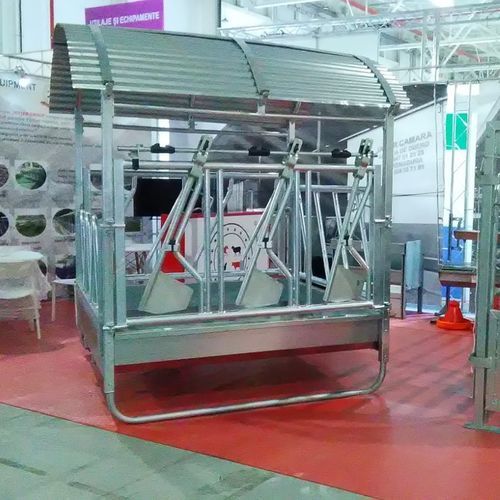 Стойка для внешнего пространства - EXTA3522000 - AHI - FARM CAMARA - для крупного рогатого скота / из металла / мультидоступ