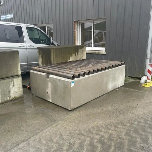 Скотосбрасыватель из бетона - Féret Préfa Béton